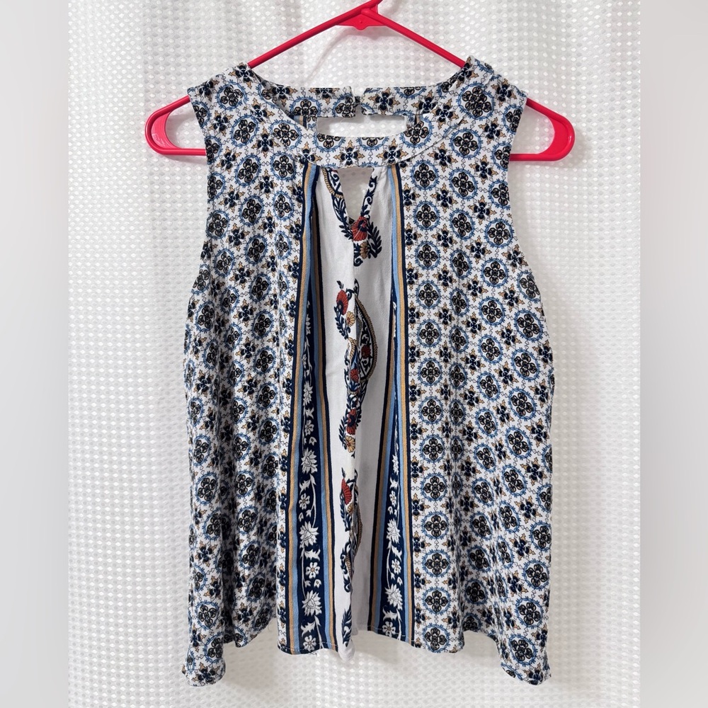 Xhilaration Paisley Keyhole Tank Top. Blue/White/Gold/Red. Size Large.